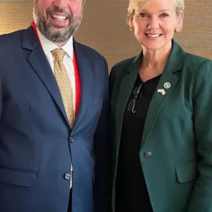 Brasil e EUA vão cooperar em hidrogênio limpo e combustível sustentável de aviação