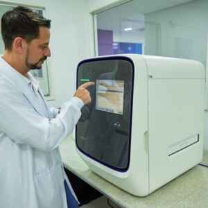 Teste para diagnosticar tumores de tireoide ganha Prêmio Octavio Frias de Oliveira