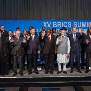 Em último dia de cúpula, Lula celebra ampliação do Brics