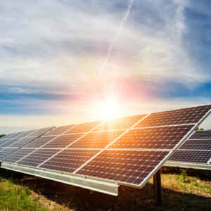 Economia mensal impulsiona energia solar no Brasil