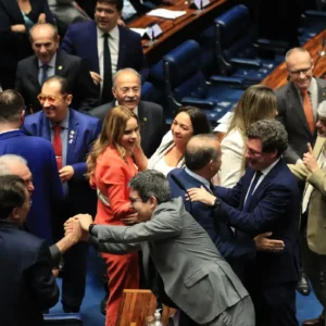 Cesta básica, combustível, serviços: o que muda com reforma tributária