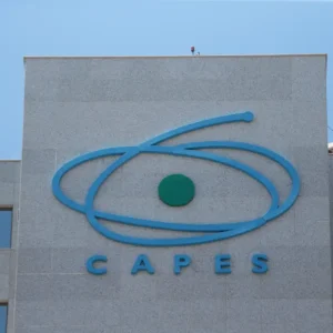 Capes antecipa pagamento das bolsas de pós-graduação