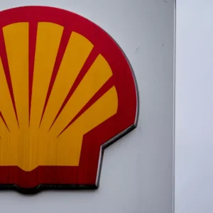 A Revolução Verde: Acionistas pressionam a Shell para alinhar metas de emissões com o Acordo de Paris