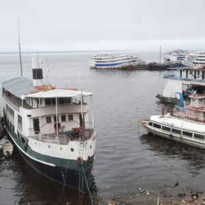 Rio Negro está quase estagnado