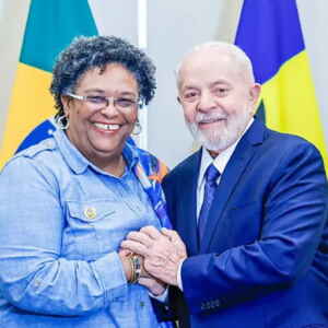 Lula e Mia Mottley debatem sobre mudanças climáticas em encontro na Guiana