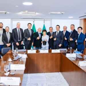 Lula discute a descarbonização da mobilidade com membros do MBCB