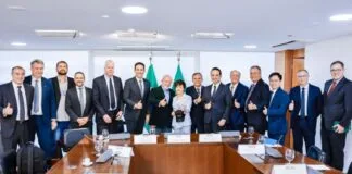 Lula discute a descarbonização da mobilidade com membros do MBCB Lula discute a descarbonização da mobilidade com membros do MBCB