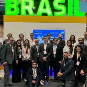 Em busca de conectividade internacional, Embratur participa de feira do setor aéreo na Colômbia