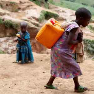 Banco Mundial adverte sobre “reversão histórica” do desenvolvimento em países pobres