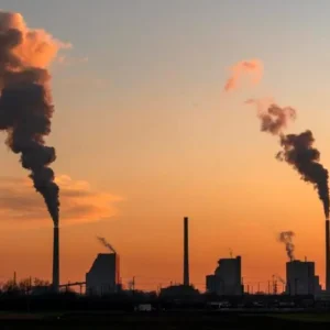 Alemanha Esgota Recursos Anuais em Apenas 4 Meses Fábrica de carvão na Alemanha