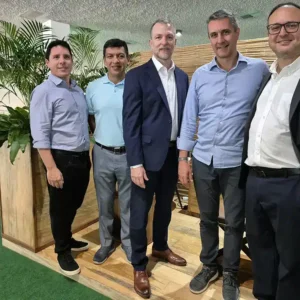 KPTL lança fundo de bioeconomia para atuar na Amazônia Da esq. para a dir.: Otávio Ottoni, sócio da Kaeté; Jorge Farfan, Venture Partner da KPTL; Morgan Doyle, representante do BID no Brasil; Renato Ramalho, CEO da KPTL; Denis Minev, investidor do fundo