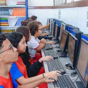 BNDES prorroga edital para levar banda larga a 1.400 escolas e 500 mil alunos BNDES