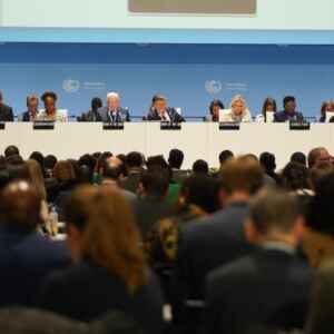 Chefe climático da ONU alerta para “subida íngreme” para a COP29 após impasse em Bonn ONU