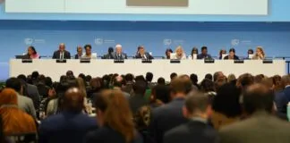 Chefe climático da ONU alerta para “subida íngreme” para a COP29 após impasse em Bonn ONU