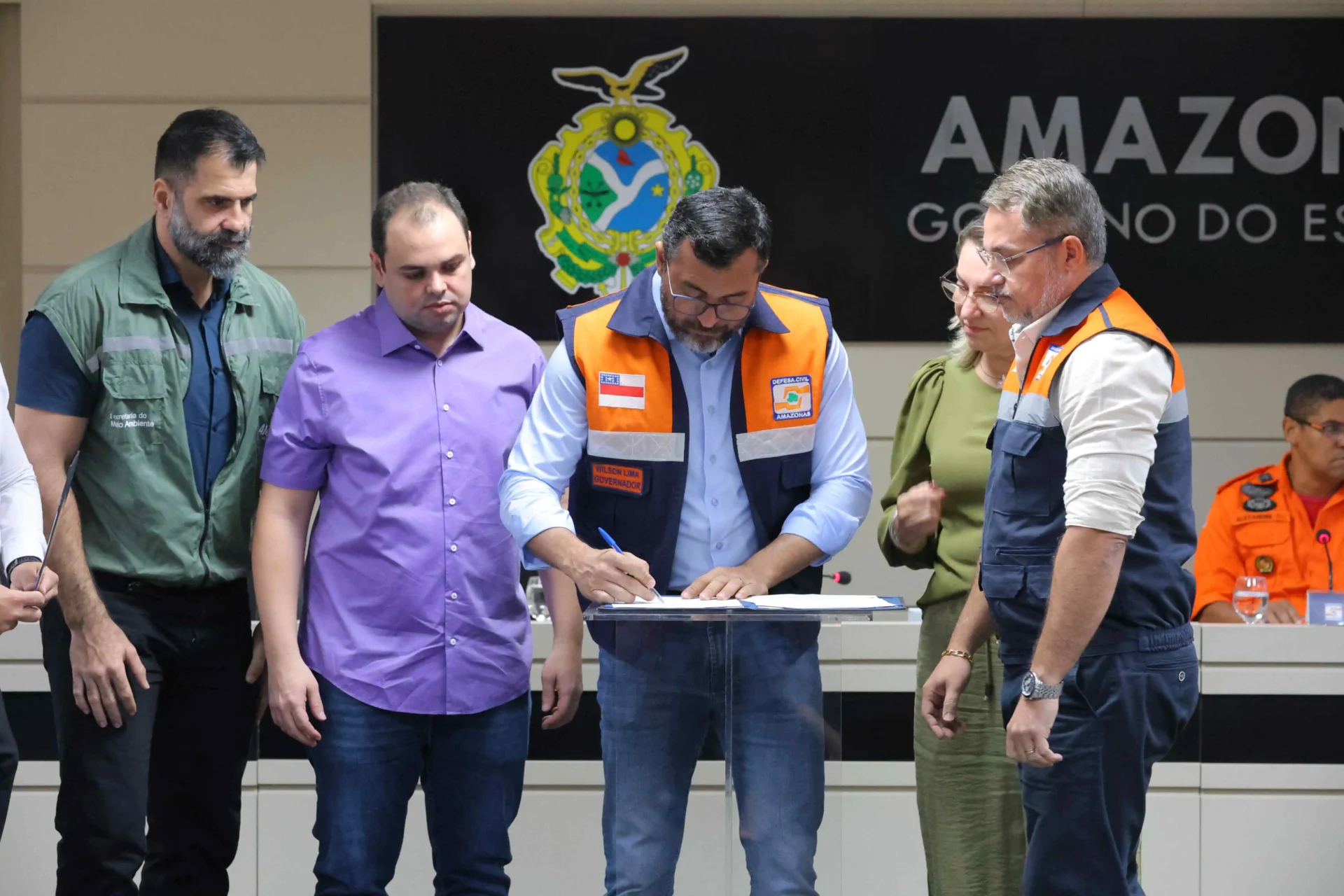 Governador Wilson Lima instala comitê de enfrentamento à estiagem e decreta situação de emergência em 20 municípios