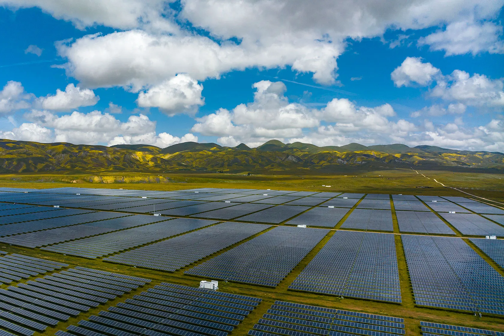 A energia renovável é a chave para construir uma rede elétrica mais resiliente e confiável