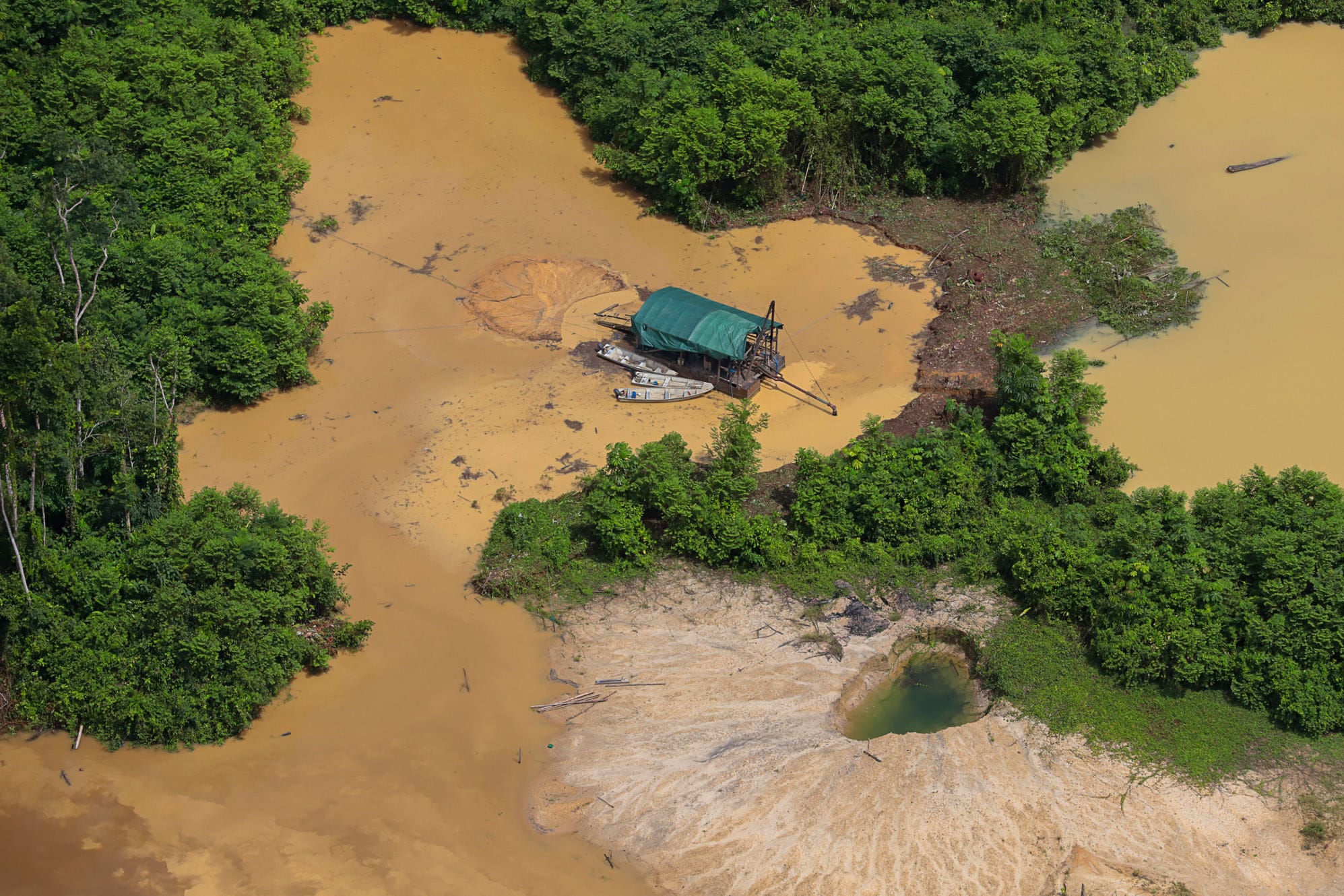 União terá que pagar multa diária de R$1 milhão se não cumprir a determinação. STF vetou lei facilitando mineração em Roraima (Foto de Chico Batata/Greenpeace)