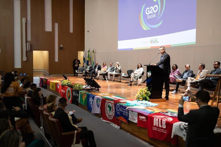 Ministro Macedo durante encontro do Fórum Interconselhos