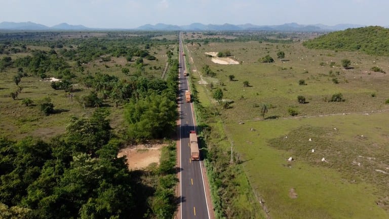 Foram feitos serviços entre o km 699 e o km 889,6, de Santa Maria das Barreiras, indo até a divisa do Pará com Mato Grosso