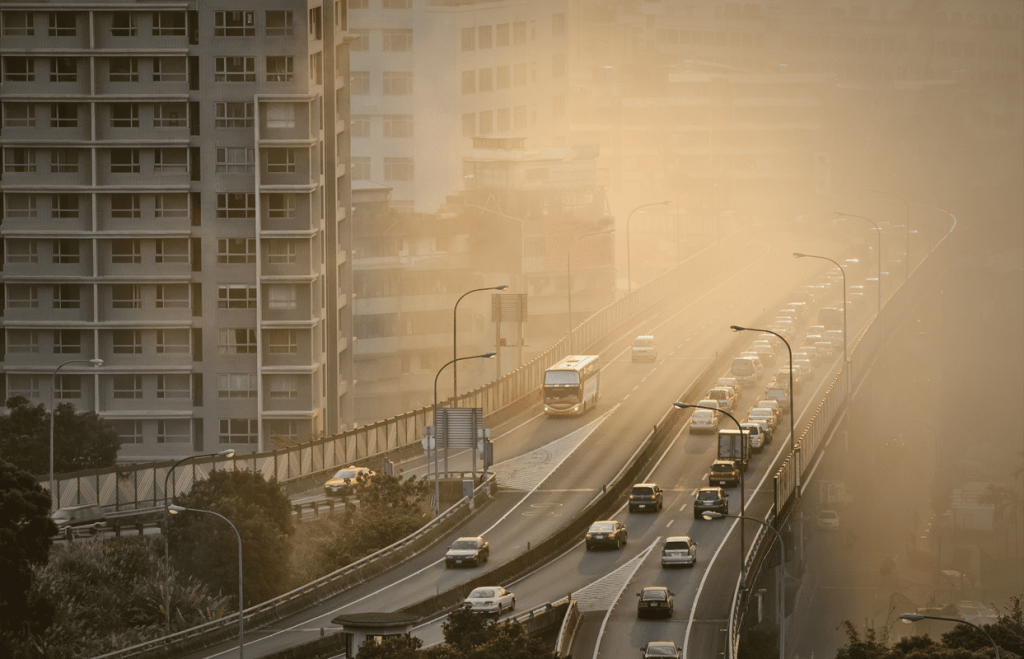 Inversão térmica é um fenômeno natural que potencializa a poluição