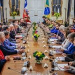 Lula , o chileno Gabriel Boric e ministros participam de reunião de trabalho em Santiago