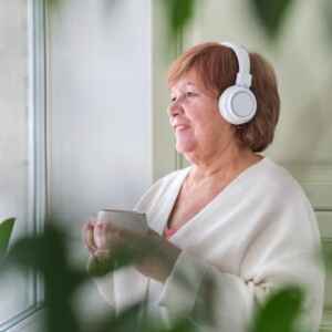 Cérebros mais velhos trabalham mais para lembrar músicas cérebros