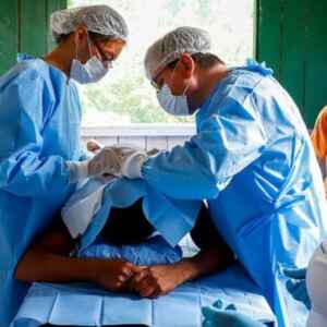 Cirurgias são realizadas pela primeira vez no Território Indígena Korubo em ação inédita de saúde korubo