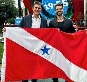 Pará lidera ações sustentáveis com créditos de carbono e parcerias internacionais Governador Helder Barbalho discursa sobre a importância dos créditos de carbono para os povos da Amazônia em evento global