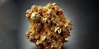 Mina de ouro em plena operação em Tocantinzinho, Pará, e a maior refinaria de ouro da América Latina, localizada em Belém