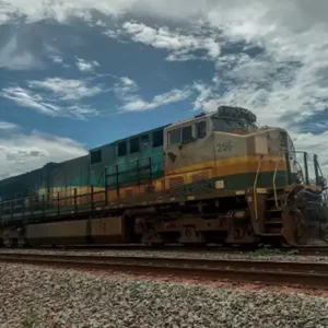 Vale Oferece R$ 20 Bilhões em Concessão Ferroviária, Abaixo do Valor Estimado pelo Governo A Vale propõe R$ 20 bilhões pela renovação das concessões das ferrovias Carajás e Vitória-Minas, mas o governo espera R$ 25,7 bilhões. Negociações seguem em andamento.