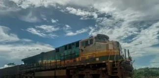 A Vale propõe R$ 20 bilhões pela renovação das concessões das ferrovias Carajás e Vitória-Minas, mas o governo espera R$ 25,7 bilhões. Negociações seguem em andamento.