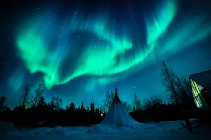 Durante o máximo solar, muitas auroras poderão ser vistas ao redor do mundo.