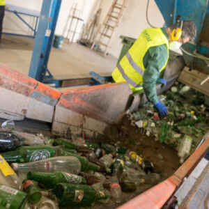 Reciclagem de vidro no Brasil: iniciativas para aumentar a reciclagem de um dos materiais mais desperdiçados Reciclagem de Vidro no Brasil: Novas Iniciativas