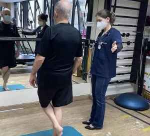 Teste simples pode prever risco de quedas em idosos com antecedência de seis meses teste