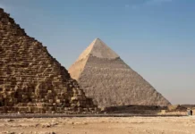 Você sabia que as pirâmides eram brancas quando foram construídas? Entenda o motivo. Você sabia que as pirâmides eram brancas quando foram construídas