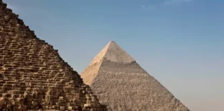 Você sabia que as pirâmides eram brancas quando foram construídas