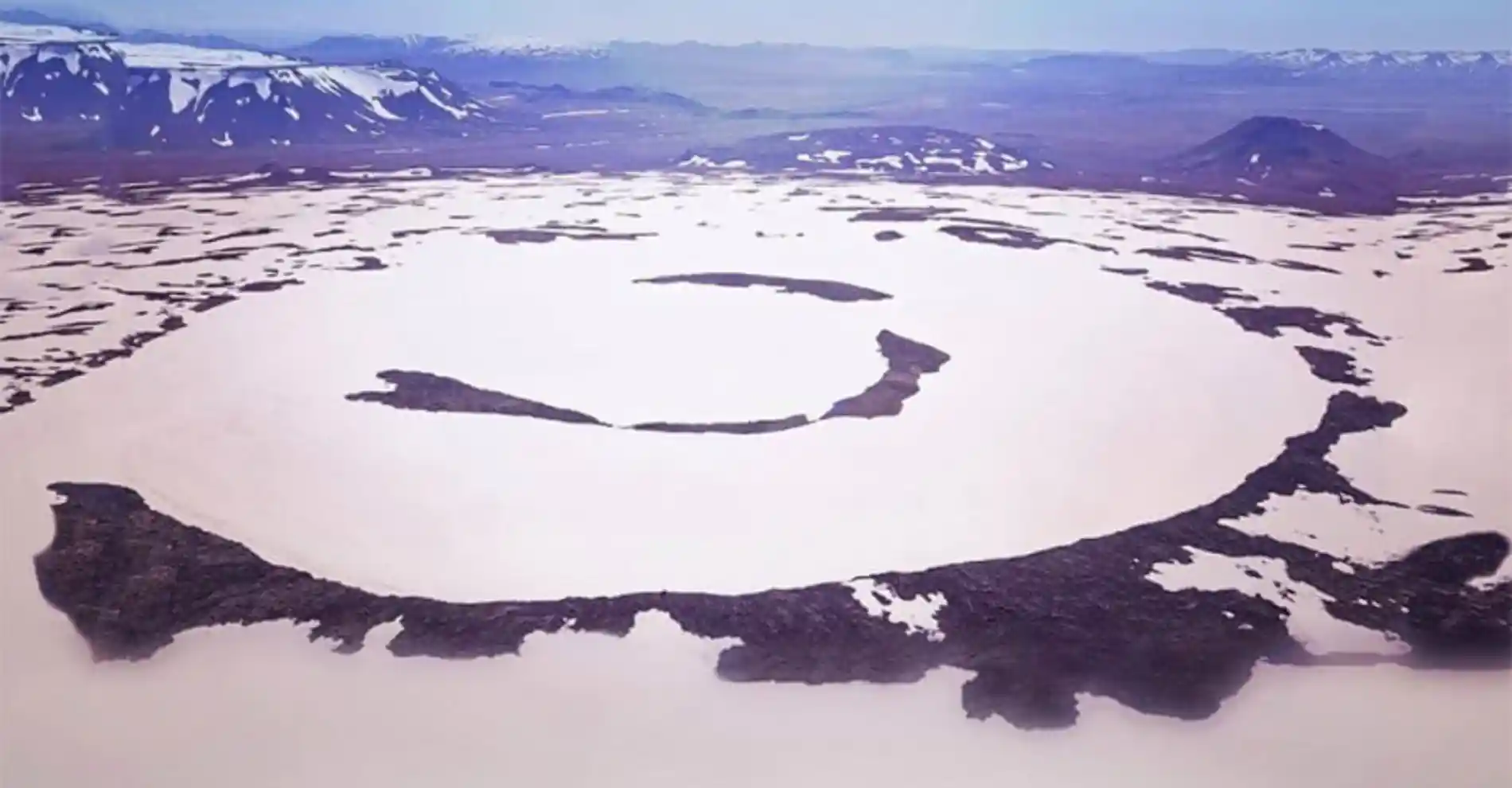 Foto a rea do que resta da OK