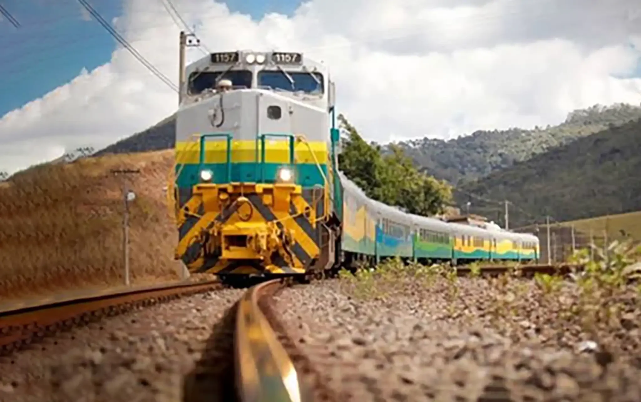 Indígenas da Amazônia Bloqueiam Ferrovia em Protesto Contra a Vale