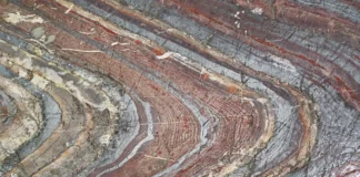 Em Anshan, China, mina a céu aberto, contém rochas do Éon Arqueano, de 4 bilhões a 2,5 bilhões de anos atrás, que ajudam a identificar quando os rios começaram a operar em escala global