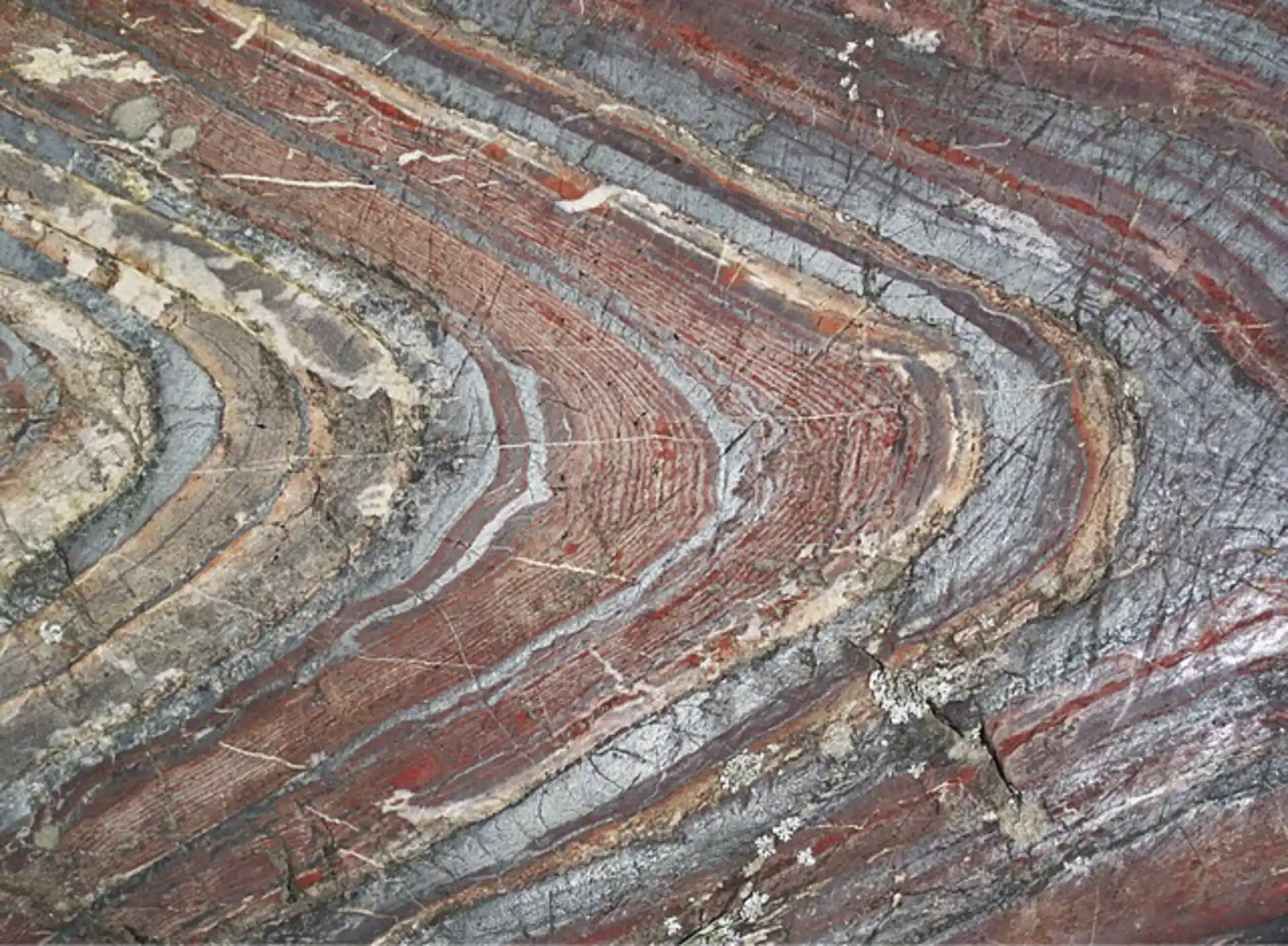 Rochas antigas revelam quando os rios começaram a despejar nutrientes no mar 4 Em Anshan, China, mina a céu aberto, contém rochas do Éon Arqueano, de 4 bilhões a 2,5 bilhões de anos atrás, que ajudam a identificar quando os rios começaram a operar em escala global