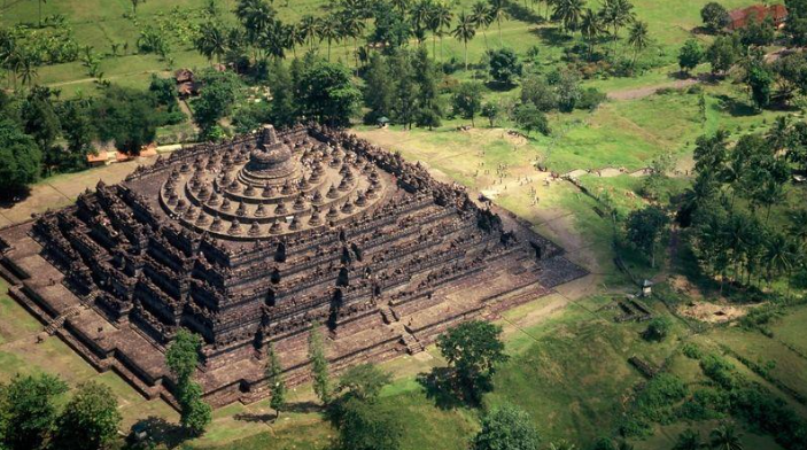 Gunung Padang, a pirâmide mais antiga do mundo escondida sob a terra 3 gunung