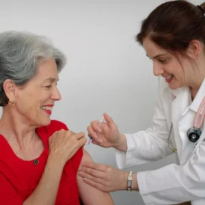 Vacina contra herpes-zoster pode proteger também contra a demência, aponta estudo herpes