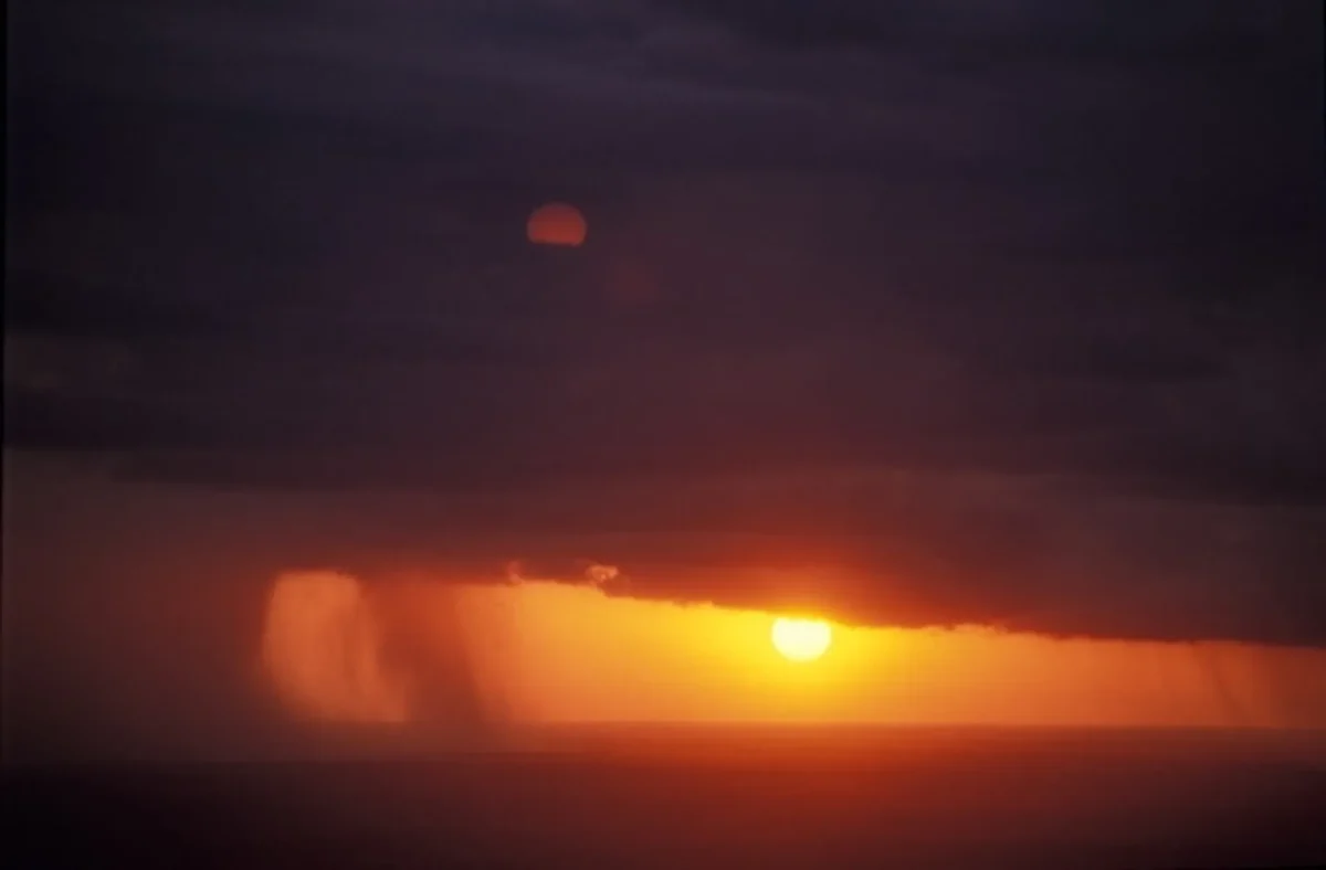 Tempestade de chuva logo antes do pôr-do-sol, Iguaçu. Foto: Margi Moss