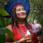 Tecendo Utopias Expansivas com Fios de Memória Viva Saberes ancestrais ecoam como guias para um amanhã sustentável e conectado com a floresta