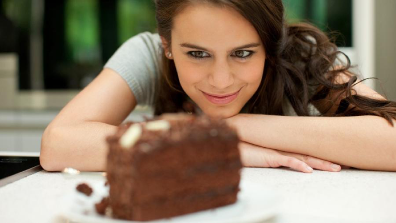 Microbioma intestinal influencia escolhas alimentares, destacando a ligação entre bactérias e desejos por comida 3 escolhas