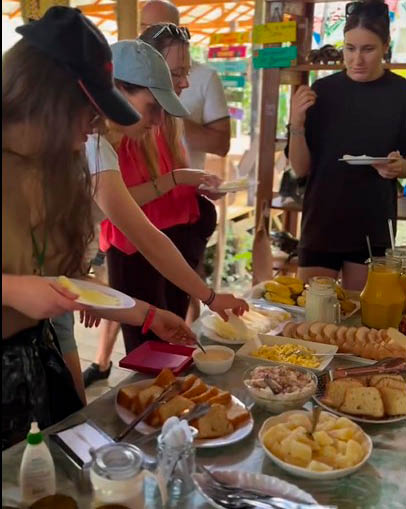 Descobrimos sabores que nunca havíamos experimentado antes, a comida aqui é muito diferente do que conhecíamos