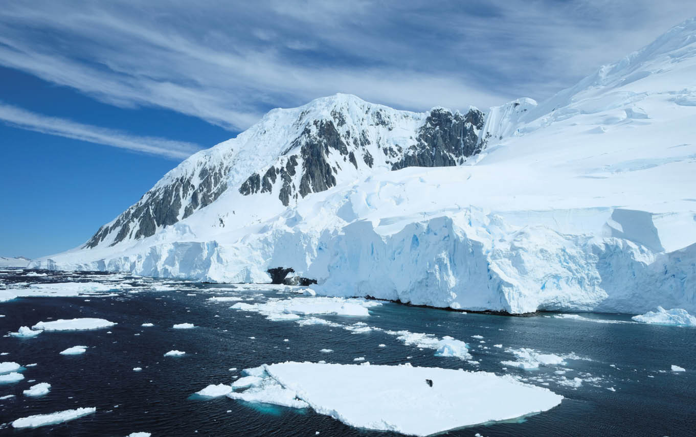 Paisagem antártica. Por British Antarctic Survey. Crédito: British Antarctic Survey