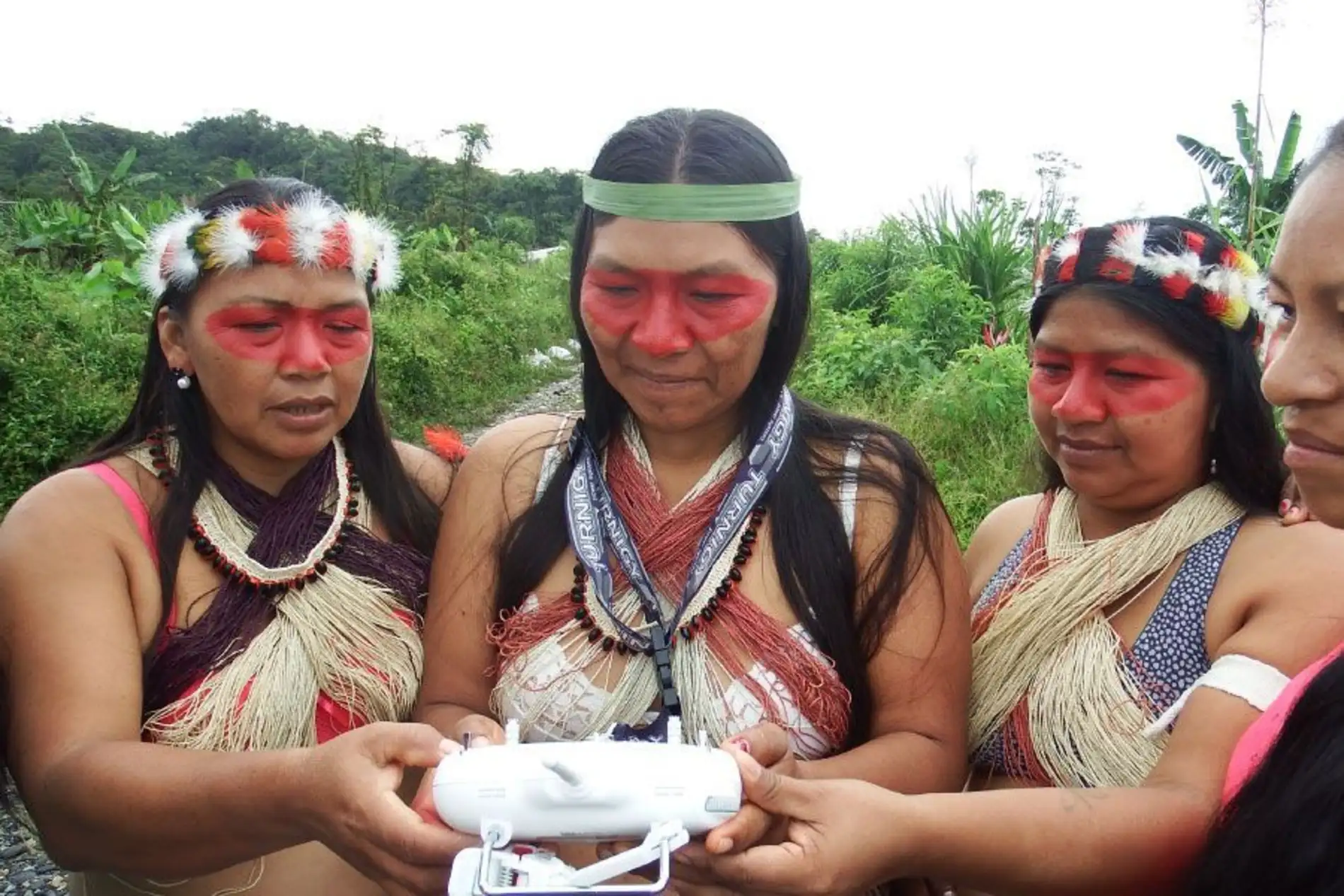 slide_ecuador_01-702dd9e0 Heróis da Floresta - Como Moradores Protegem a Amazônia com Vigilância Ambiental Comunitária