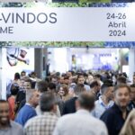 Congresso Internacional IFAT Brasil 2025 está com inscrições abertas e gratuitas Visitantes em um evento lotado da IFAT Brasil 2024, uma feira internacional para água, esgoto, drenagem e soluções de recuperação de resíduos.