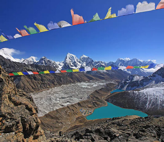 As geleiras da Ásia Central, que funcionam como "torres de água" para milhões de pessoas ao longo do antigo corredor da Rota da Seda, do Paquistão à China, também enfrentam perdas significativas. Num cenário de 2°C, apenas 30% do gelo glacial na região permaneceria, em comparação com 60% se o aquecimento fosse limitado a 1,5°C